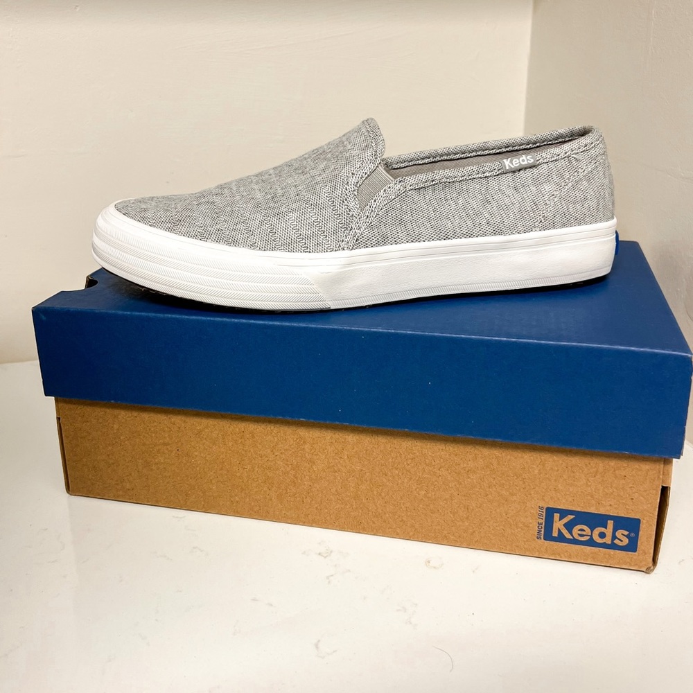 NWT Women’s Jersey Grey Keds